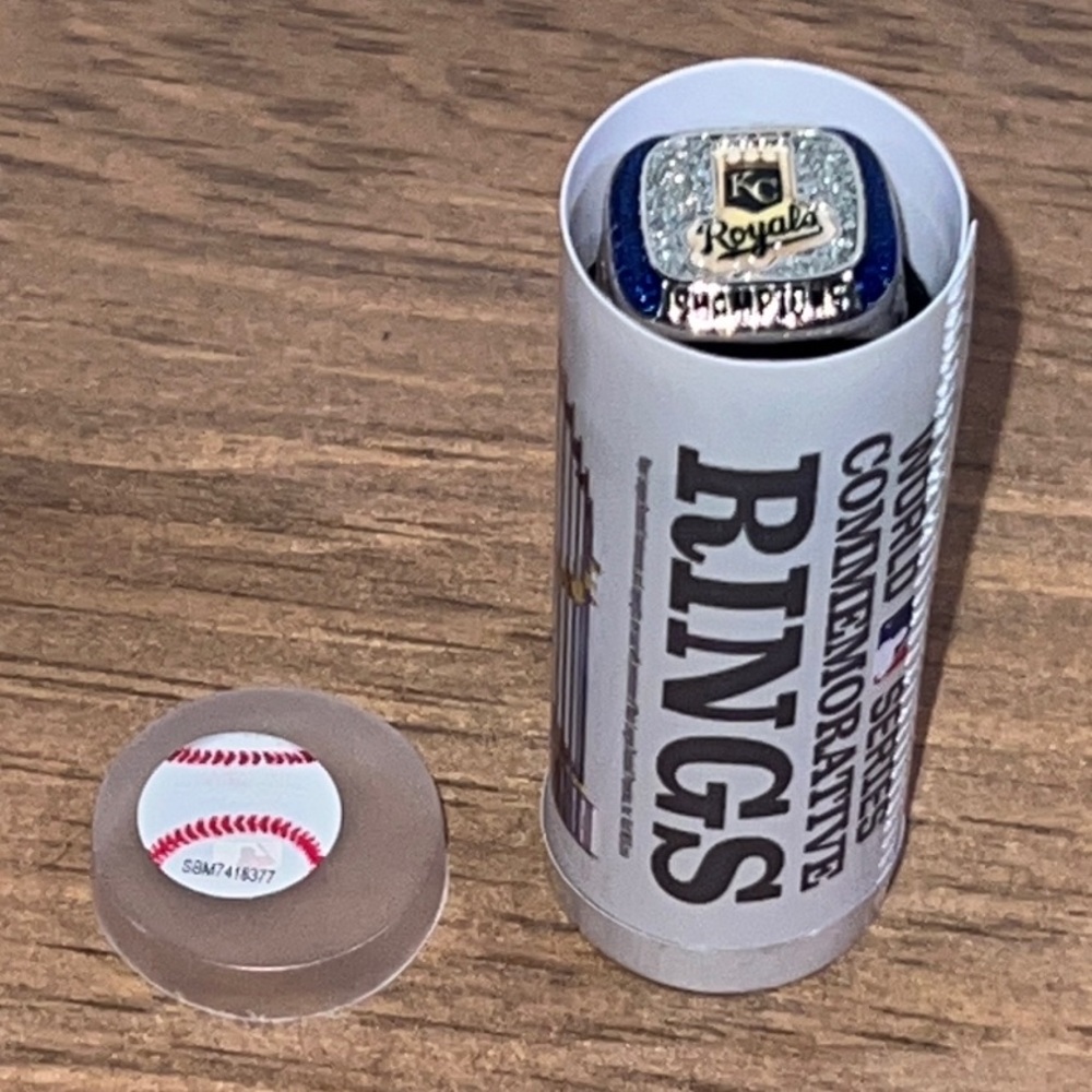 Kansas City Royals Commemorative 2015 World Series Champions Ring - Picture 7 of 11